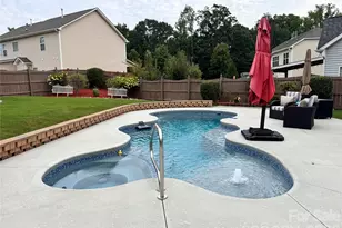 6511 Fieldstone Manor Dr, Matthews, NC 28105 - Photo 2