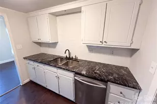 8042 Regent Park Ln, Charlotte, NC 28210 - Photo 10