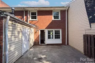 8042 Regent Park Ln, Charlotte, NC 28210 - Photo 2