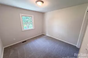 8042 Regent Park Ln, Charlotte, NC 28210 - Photo 16
