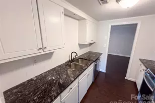 8042 Regent Park Ln, Charlotte, NC 28210 - Photo 8