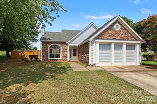 1336 Yorkdale Dr, Charlotte, NC 28217 - Photo 1