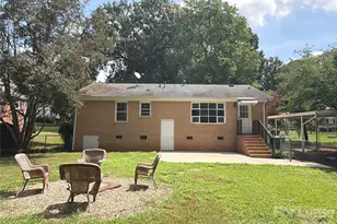 1427 Churchill Dr, Gastonia, NC 28054 - Photo 2