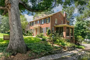 17 Lynwood Rd, Asheville, NC 28804 - Photo 2