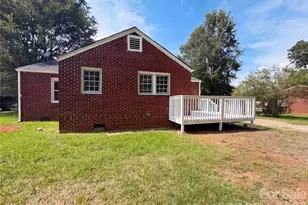 1006 Peachtree Rd, Charlotte, NC 28216 - Photo 2