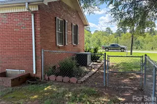 1710 Patrick Ave, Boiling Springs, NC 28152 - Photo 4