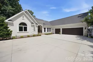 19318 Mary Ardrey Cir, Cornelius, NC 28031 - Photo 2