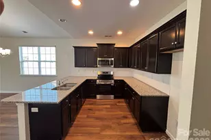 6816 Pennyroyal Wy, Charlotte, NC 28216 - Photo 4