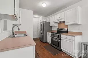 4437 Craven Hill Dr, Charlotte, NC 28216 - Photo 8