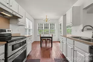 4437 Craven Hill Dr, Charlotte, NC 28216 - Photo 10