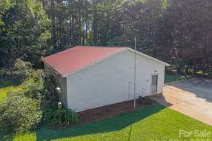 1673 Forest Ridge Dr, Stanley, NC 28164 - Photo 4