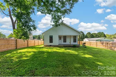 2416 4th Avenue NW, Hickory, NC 28601 - Photo 18
