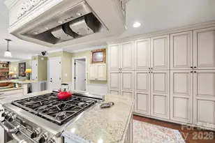 200 Keyhole Ct, Cramerton, NC 28032 - Photo 8