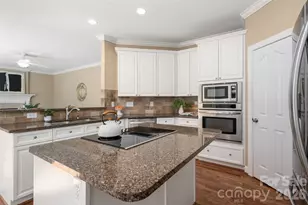 3415 12 Oaks Pl, Charlotte, NC 28270 - Photo 14