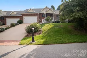 647 High Quarry Rd, Hendersonville, NC 28791 - Photo 2