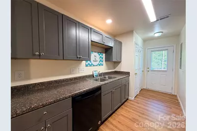 368 E Mills Avenue, Mooresville, NC 28115 - Photo 6