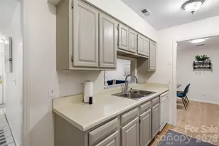 3520 Colony Crossing Dr, Charlotte, NC 28226 - Photo 8