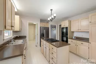 15 Glen Crest Dr, Arden, NC 28704 - Photo 8