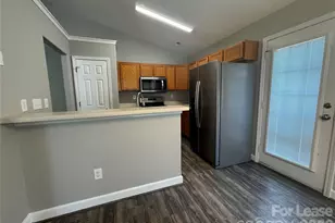 124 Crestwood Dr, Mount Holly, NC 28120 - Photo 4