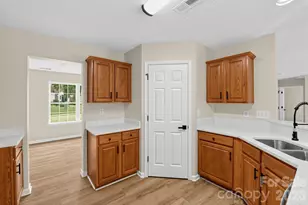 1034 Chalk Hill Ln, Charlotte, NC 28214 - Photo 10