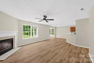 1034 Chalk Hill Ln, Charlotte, NC 28214 - Photo 4