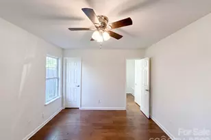 10933 Pointer Ridge Dr, Charlotte, NC 28214 - Photo 4