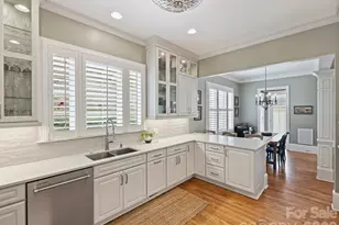 8843 Heydon Hall Cir, Charlotte, NC 28210 - Photo 16