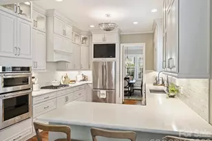 8843 Heydon Hall Cir, Charlotte, NC 28210 - Photo 14