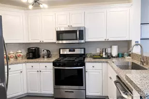 18015 Kings Point Dr, Cornelius, NC 28031 - Photo 2
