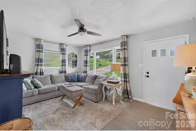 1063 14th Avenue NW, Hickory, NC 28601 - Photo 6