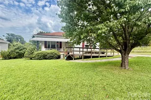36 Holly St, Great Falls, SC 29055 - Photo 2