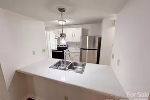 3618 Gustar Ct, Charlotte, NC 28212 - Photo 2