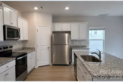2020 Transatlantic Avenue, Charlotte, NC 28215 - Photo 6