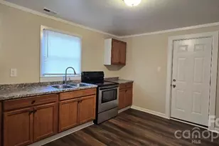 730 Taylor St, Lancaster, SC 29720 - Photo 2