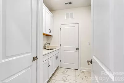 5944 Bakers Point, Hickory, NC 28602 - Photo 18
