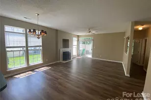 5422 Waverly Lynn Ln, Charlotte, NC 28269 - Photo 8