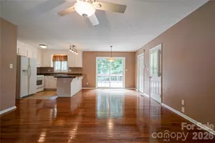 609 Blythe St, Shelby, NC 28152 - Photo 6