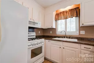 609 Blythe St, Shelby, NC 28152 - Photo 8