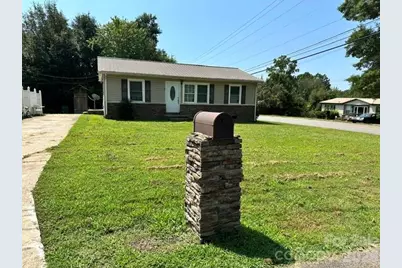 601 E Saunders Avenue, Newton, NC 28658 - Photo 2