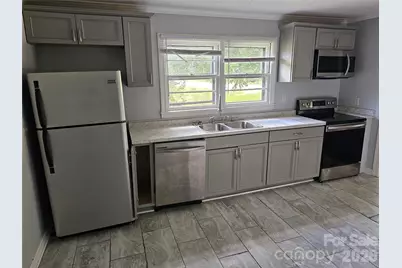 840 W Garrison Boulevard, Gastonia, NC 28052 - Photo 4