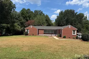 819 Wildwood St, Wadesboro, NC 28170 - Photo 1