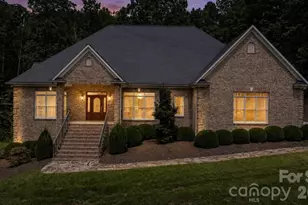 2752 Brittany Dr, Lenoir, NC 28645 - Photo 1