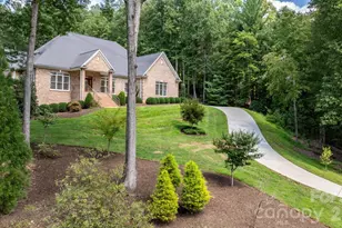 2752 Brittany Dr, Lenoir, NC 28645 - Photo 4
