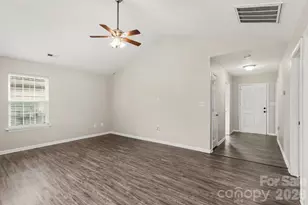 1311 Braveheart Ln, Charlotte, NC 28216 - Photo 6