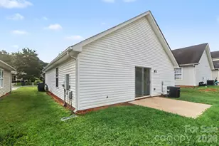 1311 Braveheart Ln, Charlotte, NC 28216 - Photo 14