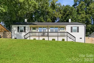 3019 Columbus Cir, Charlotte, NC 28208 - Photo 1