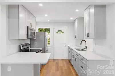 3019 Columbus Circle, Charlotte, NC 28208 - Photo 8
