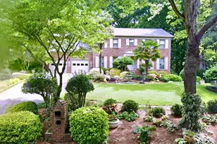 2415 Hopecrest Dr, Charlotte, NC 28210 - Photo 2