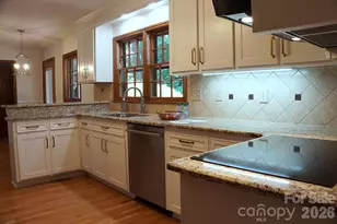 2415 Hopecrest Dr, Charlotte, NC 28210 - Photo 10