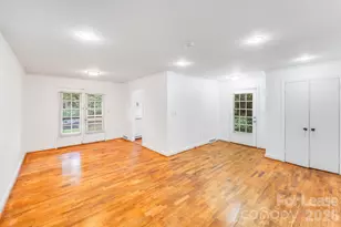 405 W Harvie Ave, Gastonia, NC 28052 - Photo 2